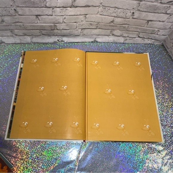 Wonders of Learning: Discover BUGS Hardcover Book - Picture 10 of 10